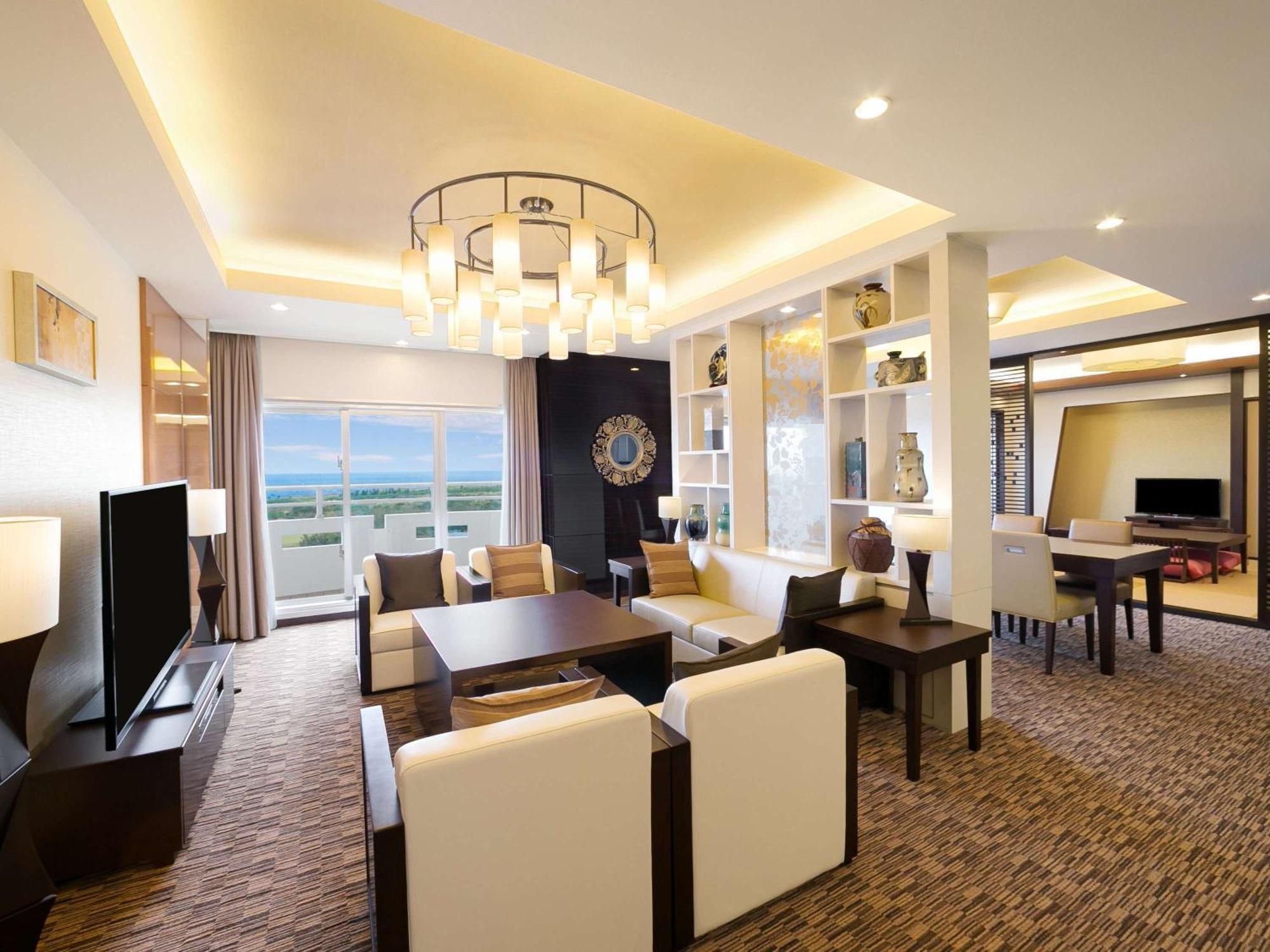 יומיטאן Grand Mercure Okinawa Cape Zanpa Resort מראה חיצוני תמונה