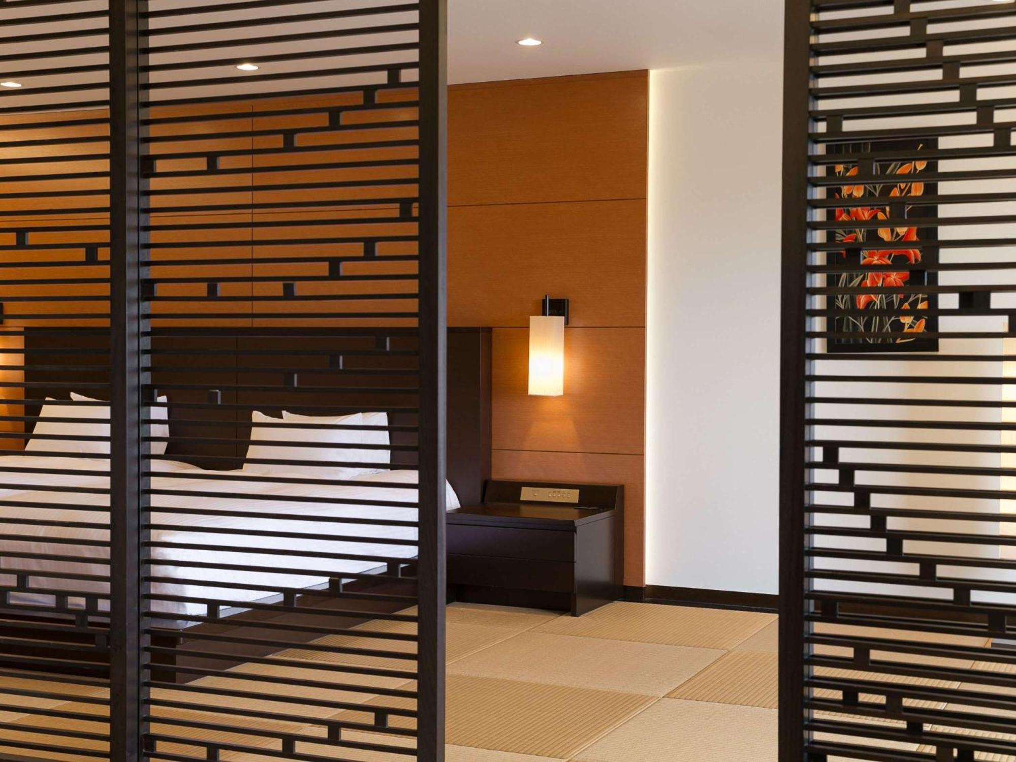 יומיטאן Grand Mercure Okinawa Cape Zanpa Resort מראה חיצוני תמונה