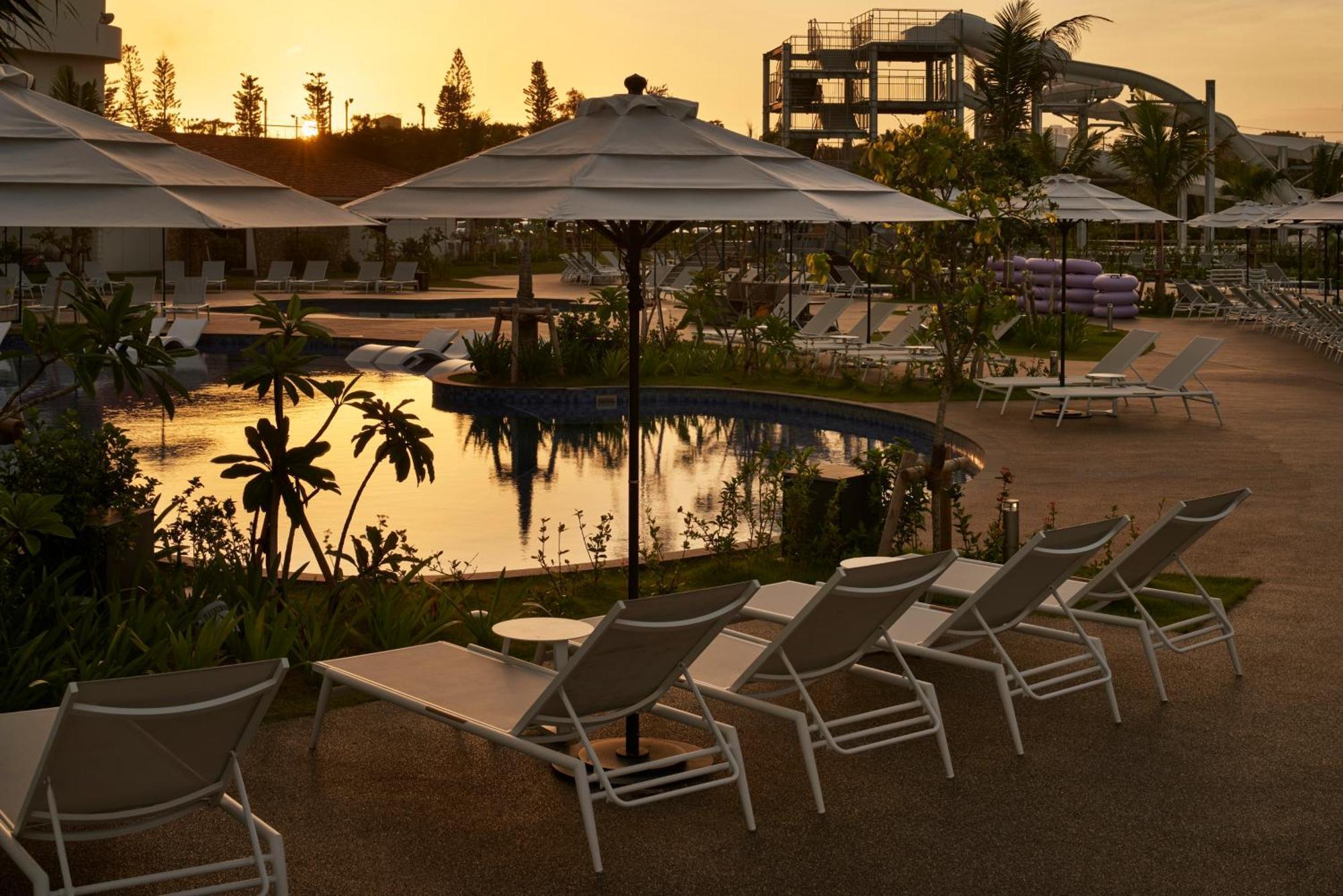 יומיטאן Grand Mercure Okinawa Cape Zanpa Resort מראה חיצוני תמונה