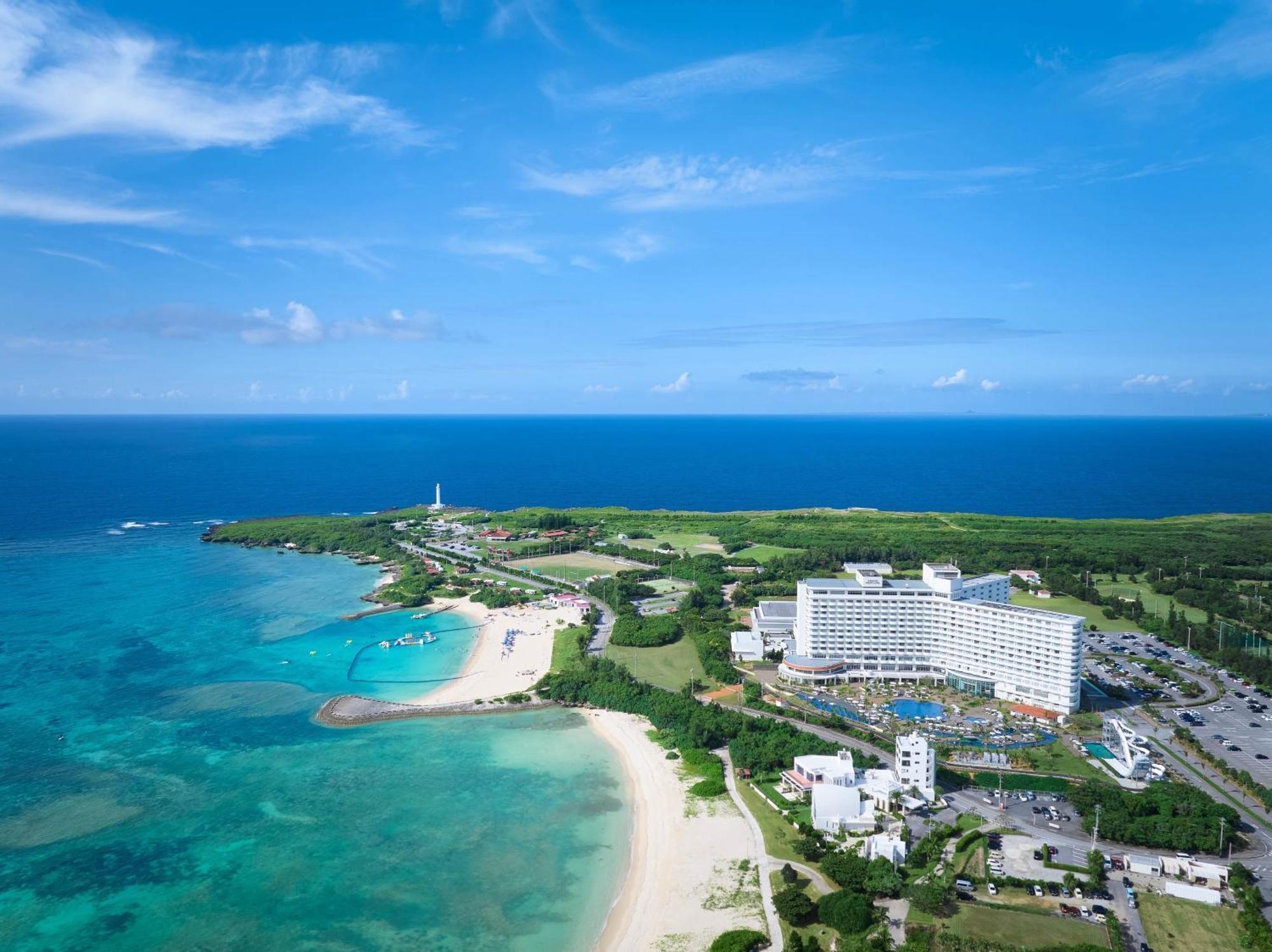יומיטאן Grand Mercure Okinawa Cape Zanpa Resort מראה חיצוני תמונה
