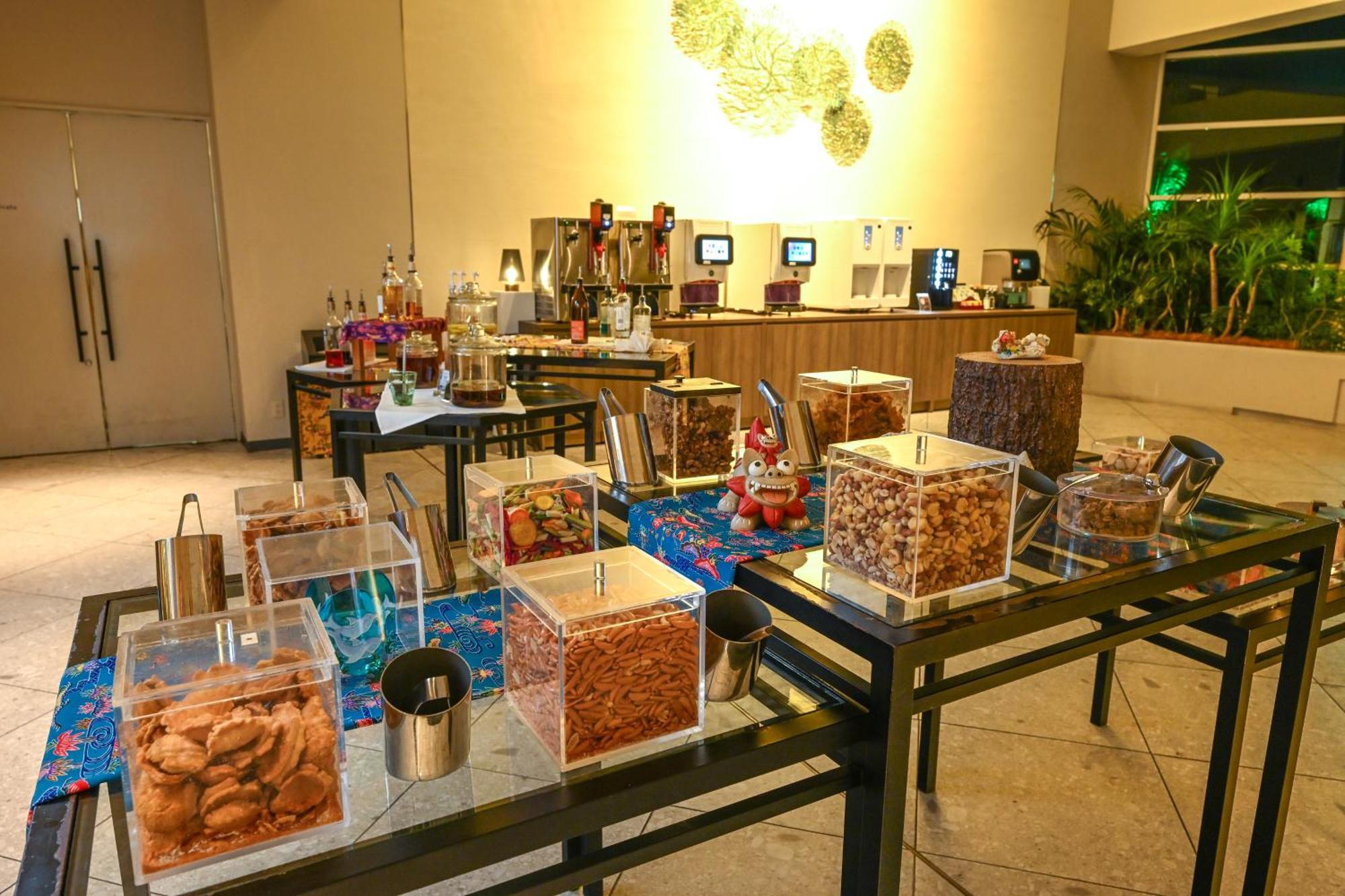 יומיטאן Grand Mercure Okinawa Cape Zanpa Resort מראה חיצוני תמונה